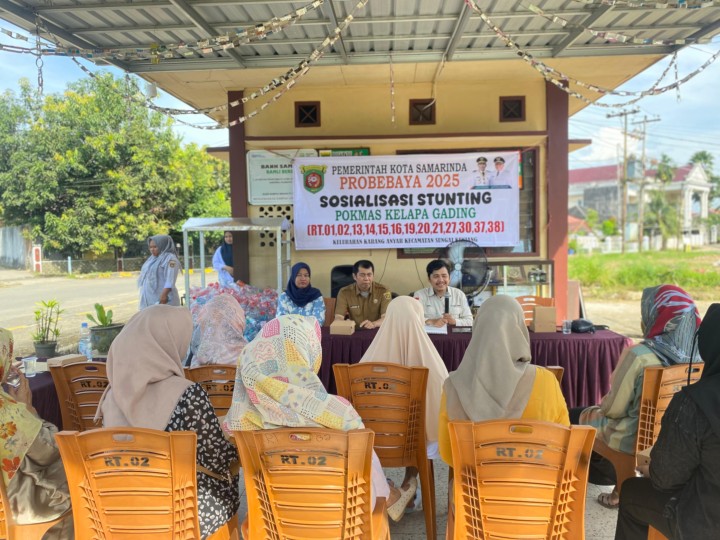 Selasa, 14 Oktober 2025, Kelurahan Karang Anyar menghadiri kegiatan Sosialisasi Stunting di RT.002, 030, 037 dalam rangkaian kegiatan Probebaya bidang Pemberdayaan Masyarakat tahun 2025.