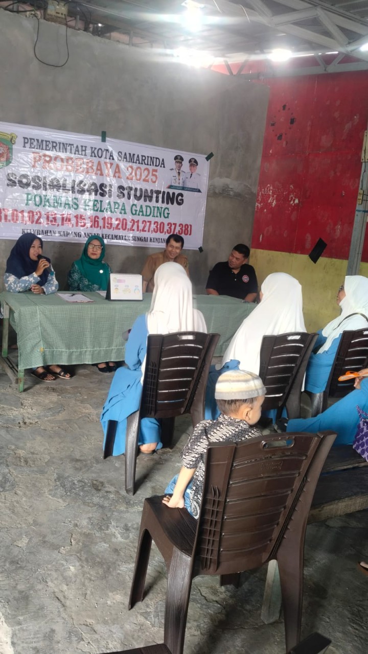 Selasa, 14 Oktober 2025, Kelurahan Karang Anyar menghadiri kegiatan Sosialisasi Stunting di RT.002, 030, 037 dalam rangkaian kegiatan Probebaya bidang Pemberdayaan Masyarakat tahun 2025.