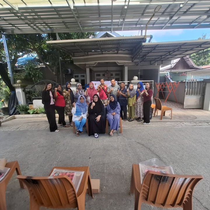 Kamis, 16 Oktober 2025, Kelurahan Karang Anyar menghadiri kegiatan Ketentraman , Ketertiban Umum dan Perlindungan masyarakat berupa Sosialisasi Pemadam Kebakaran di RT.031,034,035 dalam rangkaian kegiatan Probebaya bidang Pemberdayaan Masyarakat tahun 2025.