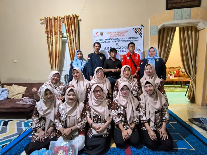 Jumat, 17 Oktober 2025, Kelurahan Karang Anyar menghadiri kegiatan Ketentraman , Ketertiban Umum dan Perlindungan masyarakat berupa Sosialisasi Pemadam Kebakaran di RT.017,028,033 dalam rangkaian kegiatan Probebaya bidang Pemberdayaan Masyarakat tahun 2025.