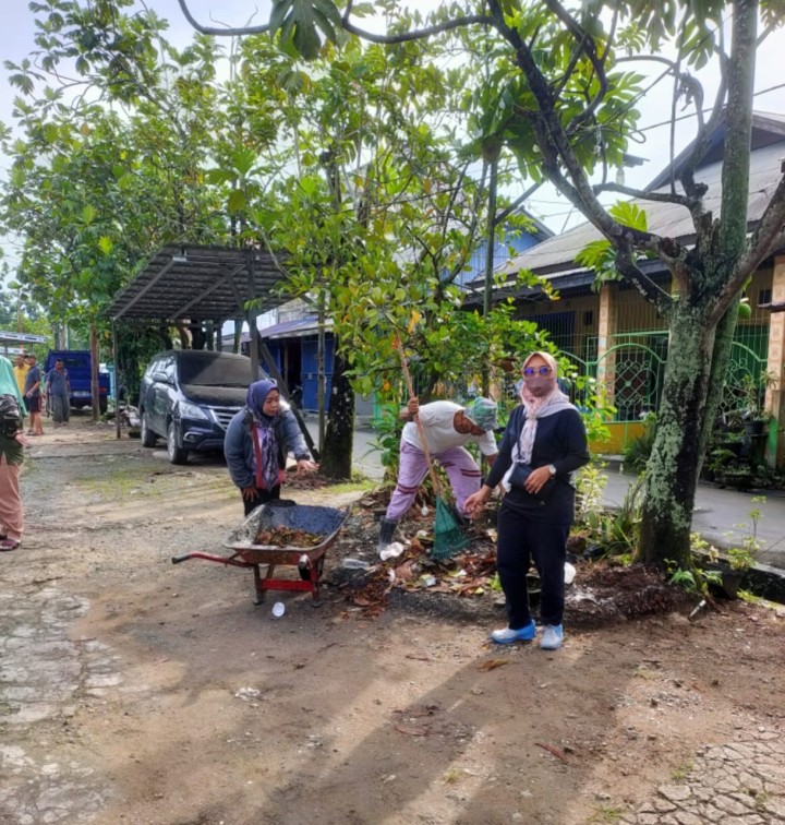 Minggu, 19 Oktober 2025, Kelurahan Karang Anyar bersama Karang Taruna melakukan monitoring ke lapangan untuk kegiatan kerja bakti di wilayah RT.02,013,014,015,019,020,024,026,027,028,030,032,038 Karang Anyar