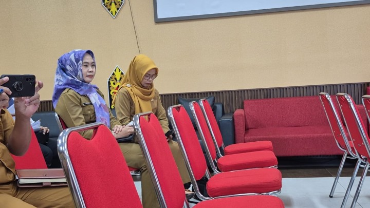 Selasa, 21 Oktober 2025, Kelurahan Karang Anyar mengikuti kegiatan Rakor tentang Pelayanan Digitalisasi Arsip Keluarga yang diselenggarakan oleh Dinas Perpustakaan dan Kearsipan Kota Samarinda