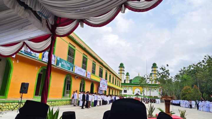 Rabu, 22 Oktober 2025, Kelurahan Karang Anyar Menghadiri Upacara Hari Santri Nasional Di PonPes Nabil Husein Samarinda.