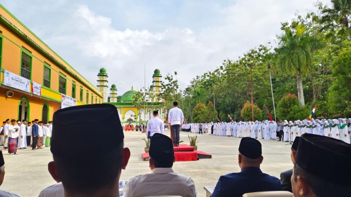 Rabu, 22 Oktober 2025, Kelurahan Karang Anyar Menghadiri Upacara Hari Santri Nasional Di PonPes Nabil Husein Samarinda.