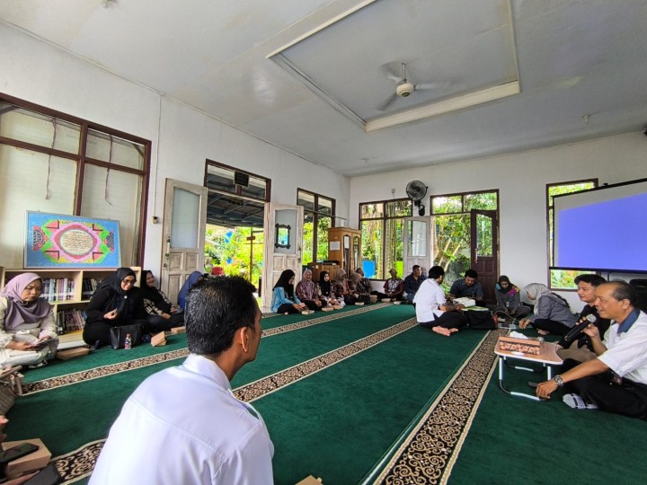 Rabu, 22 Oktober 2025, Kelurahan Karang Anyar Menghadiri sosialisasi BPJS KETENAGAKERJAAN di Kantor Kecamatan Sungai Kunjang.