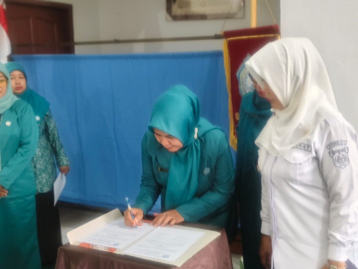 Rabu, 22 Oktober 2025, Kelurahan Karang Anyar menghadiri kegiatan Pelantikan Ketua TP PKK Kelurahan Karang Anyar dan Kelurahan Karang Asam Ilir di Kantor Kecamatan Sungai Kunjang