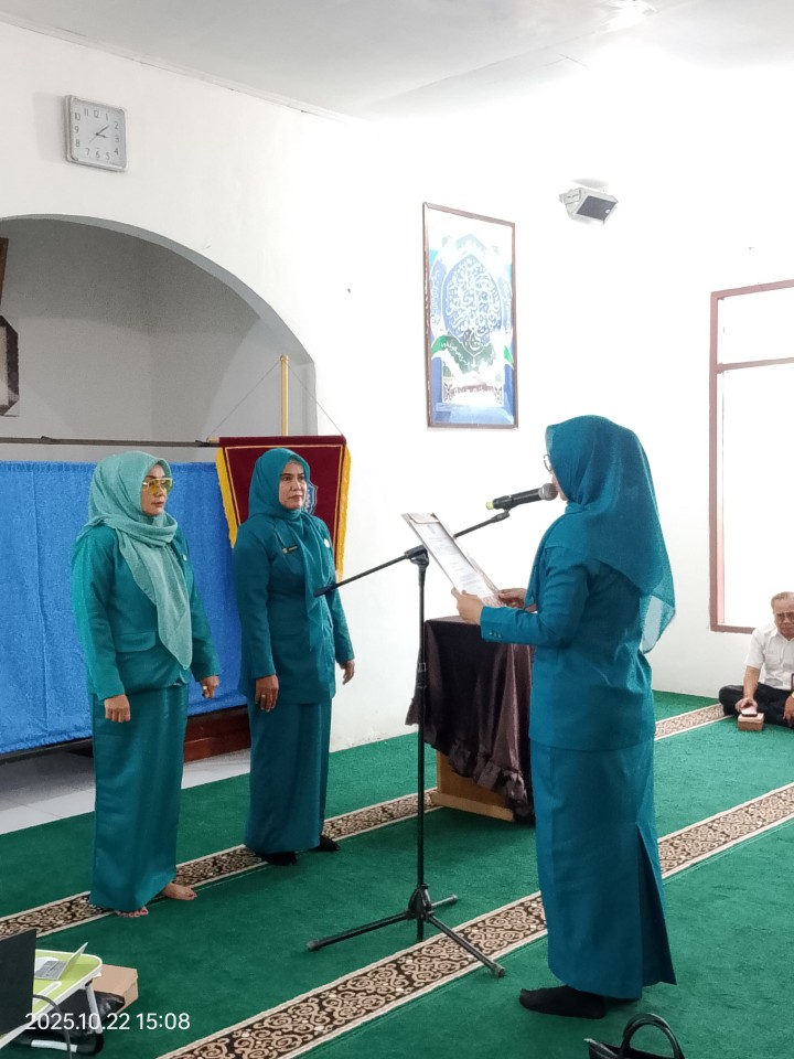 Rabu, 22 Oktober 2025, Kelurahan Karang Anyar menghadiri kegiatan Pelantikan Ketua TP PKK Kelurahan Karang Anyar dan Kelurahan Karang Asam Ilir di Kantor Kecamatan Sungai Kunjang