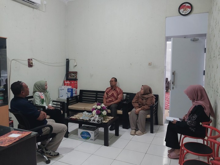 Jumat, 24 Oktober 2025, Kelurahan Karang Anyar menerima kunjungan dari perwakilan Kementerian Koperasi RI terkait Koperasi Merah Putih di Kelurahan Karang Anyar.