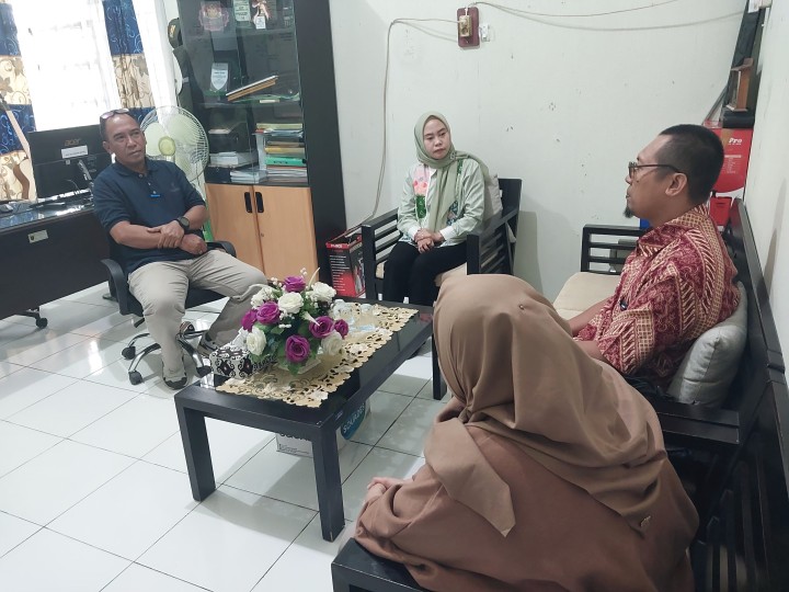 Jumat, 24 Oktober 2025, Kelurahan Karang Anyar menerima kunjungan dari perwakilan Kementerian Koperasi RI terkait Koperasi Merah Putih di Kelurahan Karang Anyar.