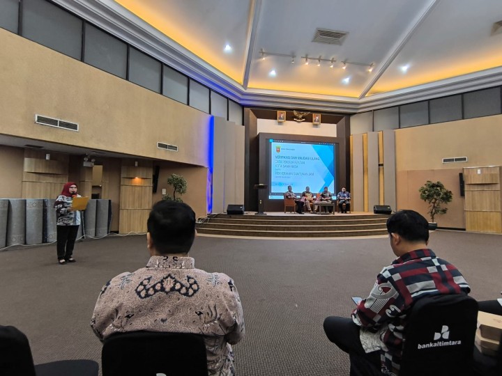 Kamis, 30 Oktober 2025, Kelurahan Karang Anyar Menghadiri Rapat Verifikasi Peserta Pekerja Rentan dan Pemberian Santunan Pekerja Rentan di Aula Rapat Bank Kaltimtara Samarinda.