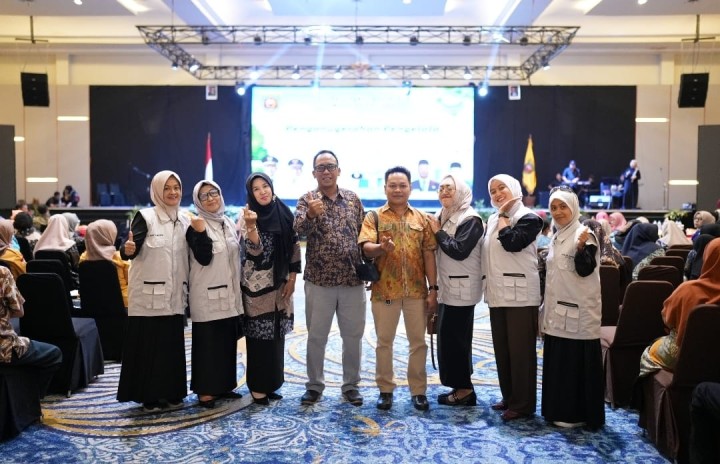 Kamis, 30 Oktober 2025, Kelurahan Karang Anyar dan para pengurus Bank Ramli RT.002, dan RT.012 menghadiri penyerahan Hadiah Lomba pengelolaan Bank Sampah Unit terbaik tahin 2025 Kota Samarinda di Ballroom Hotel swissbel Boreno Samarinda.