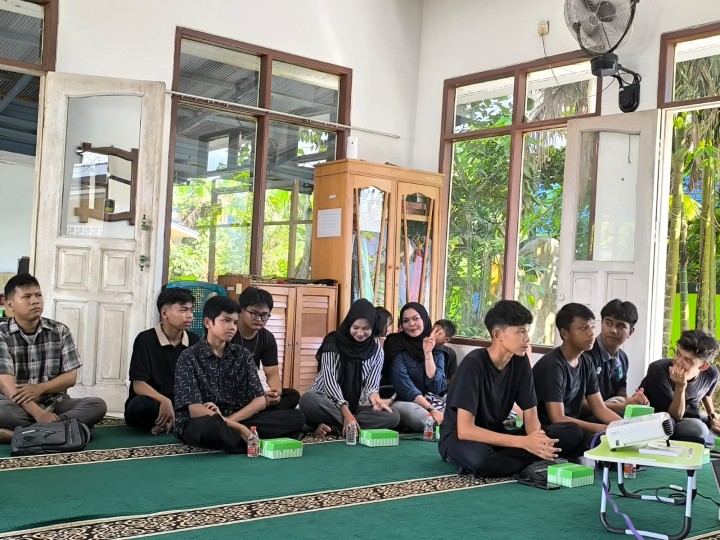 Sabtu, 01 November 2025, Kelurahan Karang Anyar mendampingi Forum Anak Karang Anyar mengikuti Dialog Remaja se Kecamatan Sungai Kunjang di Kantor Kecamatan Sungai Kunjang.