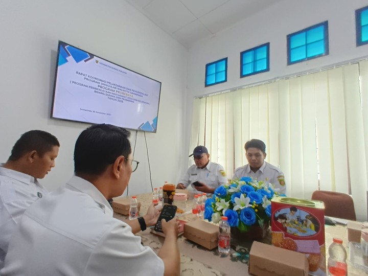 Rabu, 05 November 2025, Kelurahan Karang Anyar mengikuti kegiatan Rakor Probebaya se Kecamatan Sungai Kunjang di Ruang Rapat Kantor Kecamatan Sungai Kunjang.