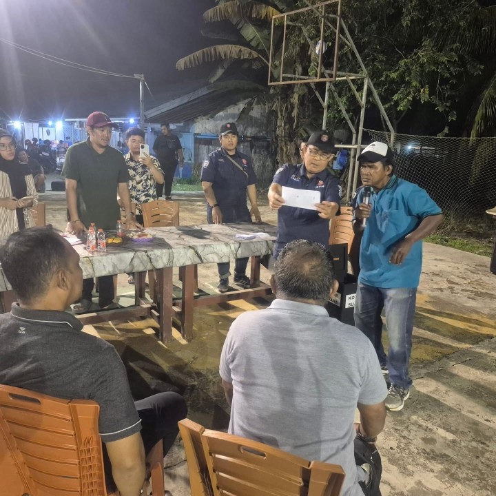 Jumat, 07 November 2025, Kelurahan Karang Anyar bersama LPM dan FKPM Karang Anyar menghadiri sekaligus mengawasi jalannya kegiatan Pemilihan Ketua RT.007 Jalan Cendana Komp.PDAM periode 2025-2030.