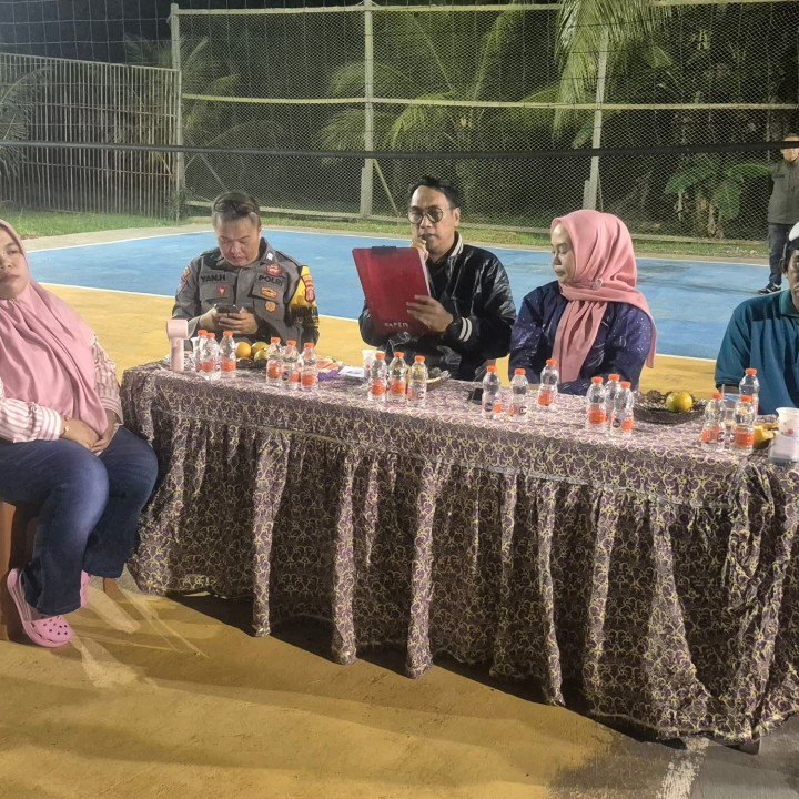Jumat, 07 November 2025, Kelurahan Karang Anyar bersama LPM dan FKPM Karang Anyar menghadiri sekaligus mengawasi jalannya kegiatan Pemilihan Ketua RT.007 Jalan Cendana Komp.PDAM periode 2025-2030.