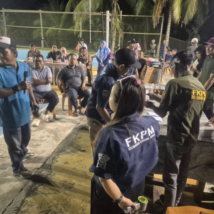Jumat, 07 November 2025, Kelurahan Karang Anyar bersama LPM dan FKPM Karang Anyar menghadiri sekaligus mengawasi jalannya kegiatan Pemilihan Ketua RT.007 Jalan Cendana Komp.PDAM periode 2025-2030.