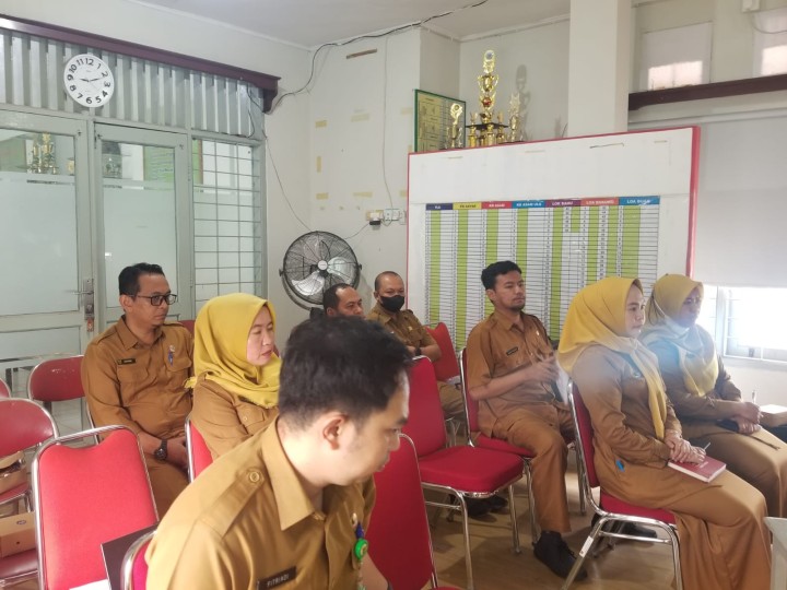 Senin, 10 November 2025, Kelurahan Karang Anyar mengikuti kegiatan Koordinasi dan Pembinaan Kinerja APBD Perubahan Tahun 2025 di Kantor Kecamatan Sungai Kunjang