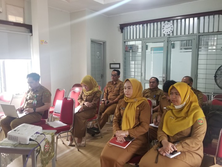Senin, 10 November 2025, Kelurahan Karang Anyar mengikuti kegiatan Koordinasi dan Pembinaan Kinerja APBD Perubahan Tahun 2025 di Kantor Kecamatan Sungai Kunjang