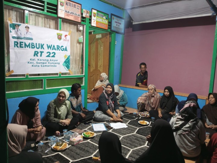 Selasa, 11 November 2025, Kelurahan Karang Anyar menghadiri sekaligus mendampingi Ketua RT.022 Karang Anyar dan warganya dalam kegiatan Rembuk Warga