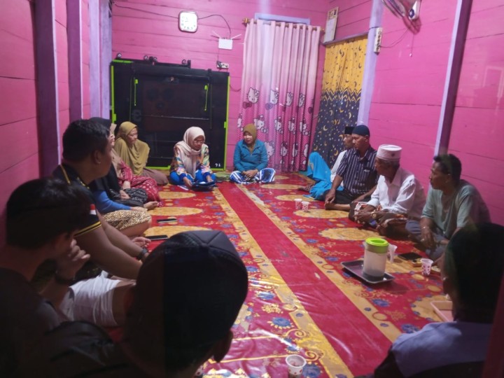 Selasa, 11 November 2025, Kelurahan Karang Anyar menghadiri sekaligus mendampingi Ketua RT.018 Karang Anyar dan warganya dalam kegiatan Rembuk Warga
