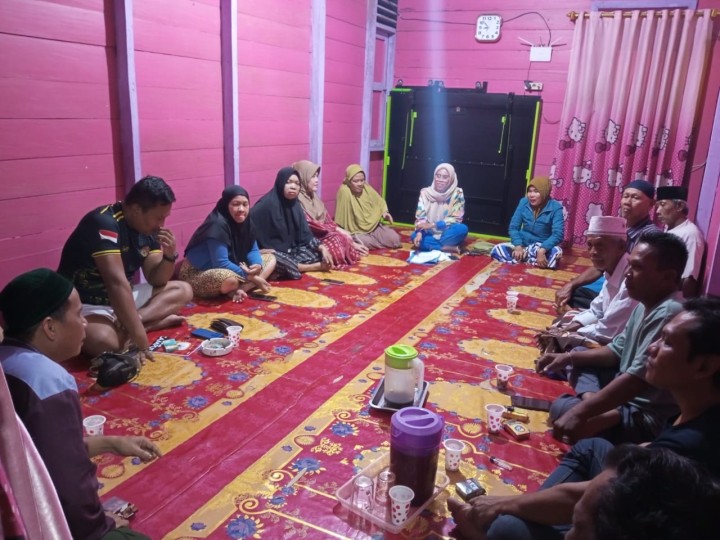 Selasa, 11 November 2025, Kelurahan Karang Anyar menghadiri sekaligus mendampingi Ketua RT.018 Karang Anyar dan warganya dalam kegiatan Rembuk Warga