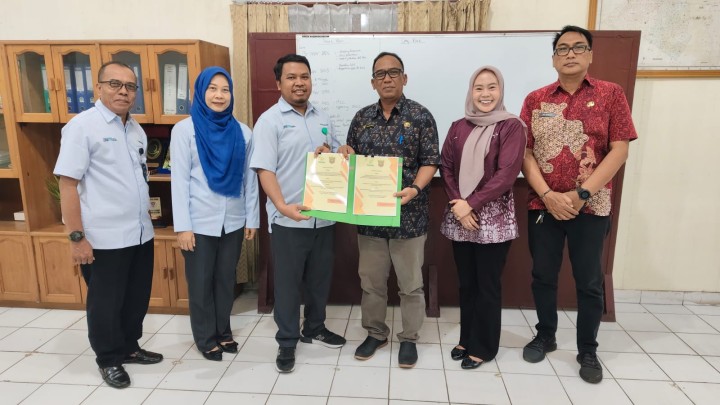 Kamis, 13 November 2025, Kelurahan Karang Anyar menghadiri dan melakukan koordinasi terkait Penandatangan perjanjian Pinjam Pakai Gedung LPM kepada Inhutani Samarinda.