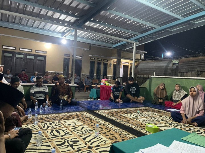 Kamis, 13 November 2025, Kelurahan Karang Anyar menghadiri sekaligus mendampingi Ketua RT.008 Karang Anyar dan warganya dalam kegiatan Rembuk Warga