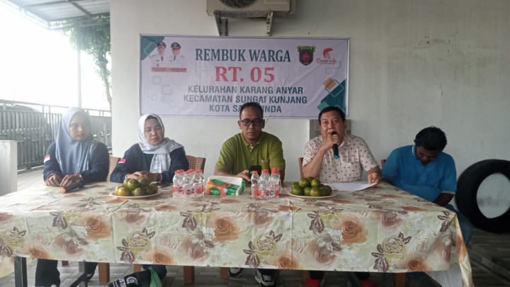 Jumat, 14 November 2025, Kelurahan Karang Anyar menghadiri sekaligus mendampingi Ketua RT.005 Karang Anyar dan warganya dalam kegiatan Rembuk Warga