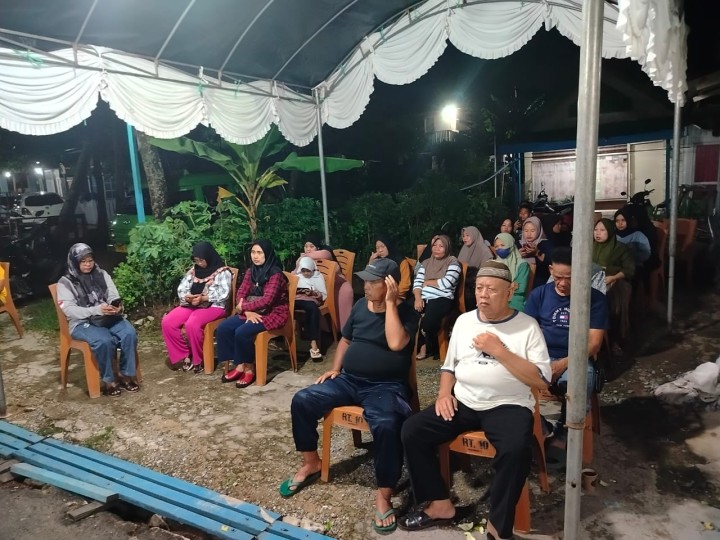 Jumat, 14 November 2025, Kelurahan Karang Anyar menghadiri sekaligus mendampingi Ketua RT.010 Karang Anyar dan warganya dalam kegiatan Rembuk Warga