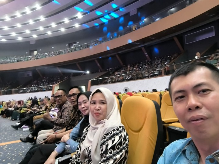 Sabtu, 15 November 2025, Kelurahan Karang Anyar bersama ketua RT se Karang Anyar mengikuti kegiatan acara Probebaya Awards tahun 2025 di Plenary Hall Convention Hall Sempaja Samarinda
