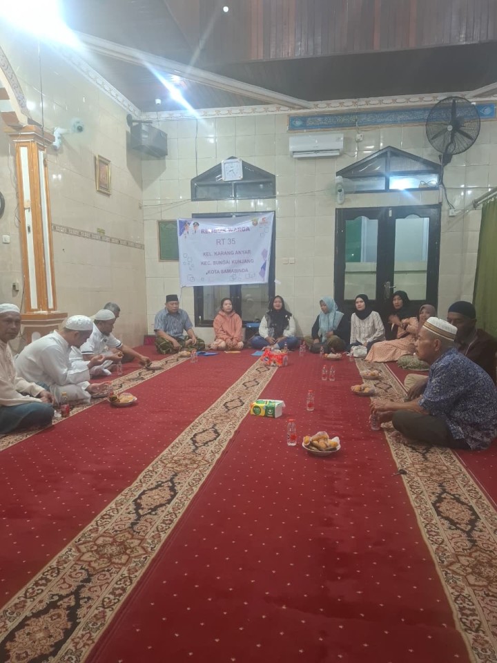 Sabtu, 15 November 2025, Kelurahan Karang Anyar menghadiri sekaligus mendampingi Ketua RT.035 Karang Anyar dan warganya dalam kegiatan Rembuk Warga