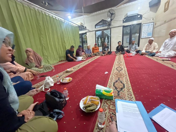 Sabtu, 15 November 2025, Kelurahan Karang Anyar menghadiri sekaligus mendampingi Ketua RT.035 Karang Anyar dan warganya dalam kegiatan Rembuk Warga