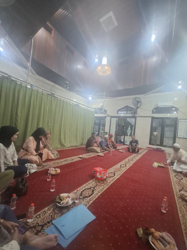 Sabtu, 15 November 2025, Kelurahan Karang Anyar menghadiri sekaligus mendampingi Ketua RT.035 Karang Anyar dan warganya dalam kegiatan Rembuk Warga