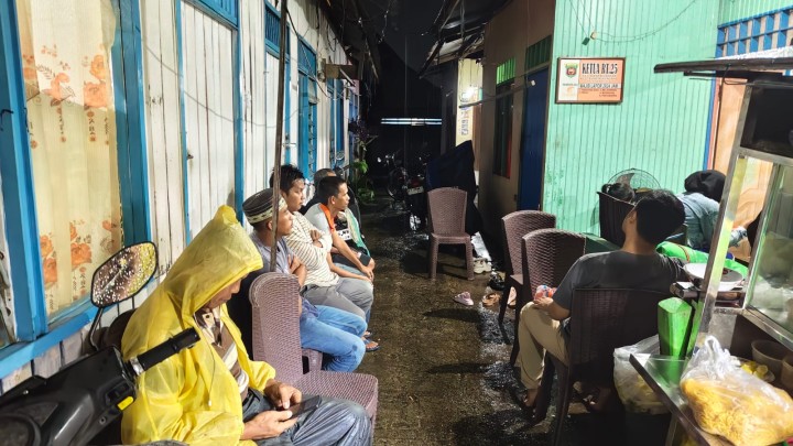 Sabtu, 15 November 2025, Kelurahan Karang Anyar menghadiri sekaligus mendampingi Ketua RT.025 Karang Anyar dan warganya dalam kegiatan Rembuk Warga