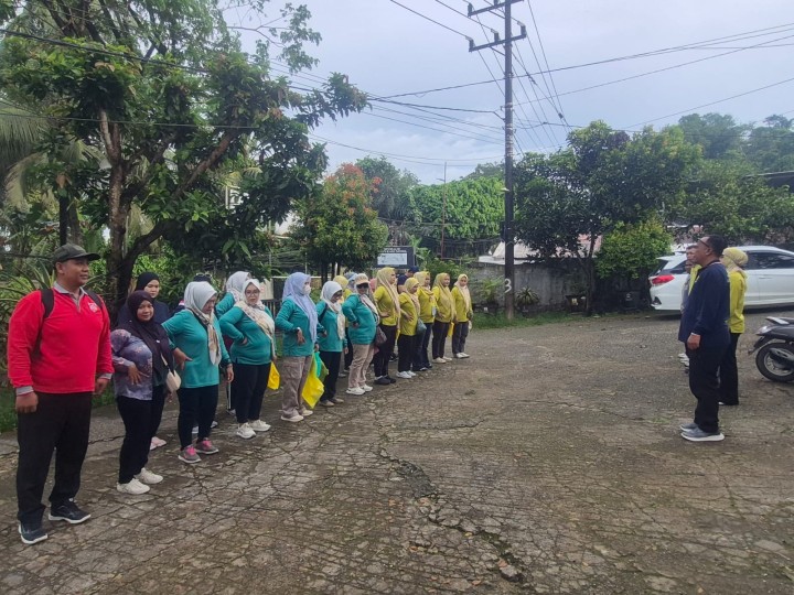 Minggu, 16 November 2025, Kelurahan Karang Anyar mengikuti dan melaksanakan kegiatan kerja bakti se Kecamatan Sungai Kunjang  di sepanjang Jalan Banggeris dan Jalan MT. Haryono