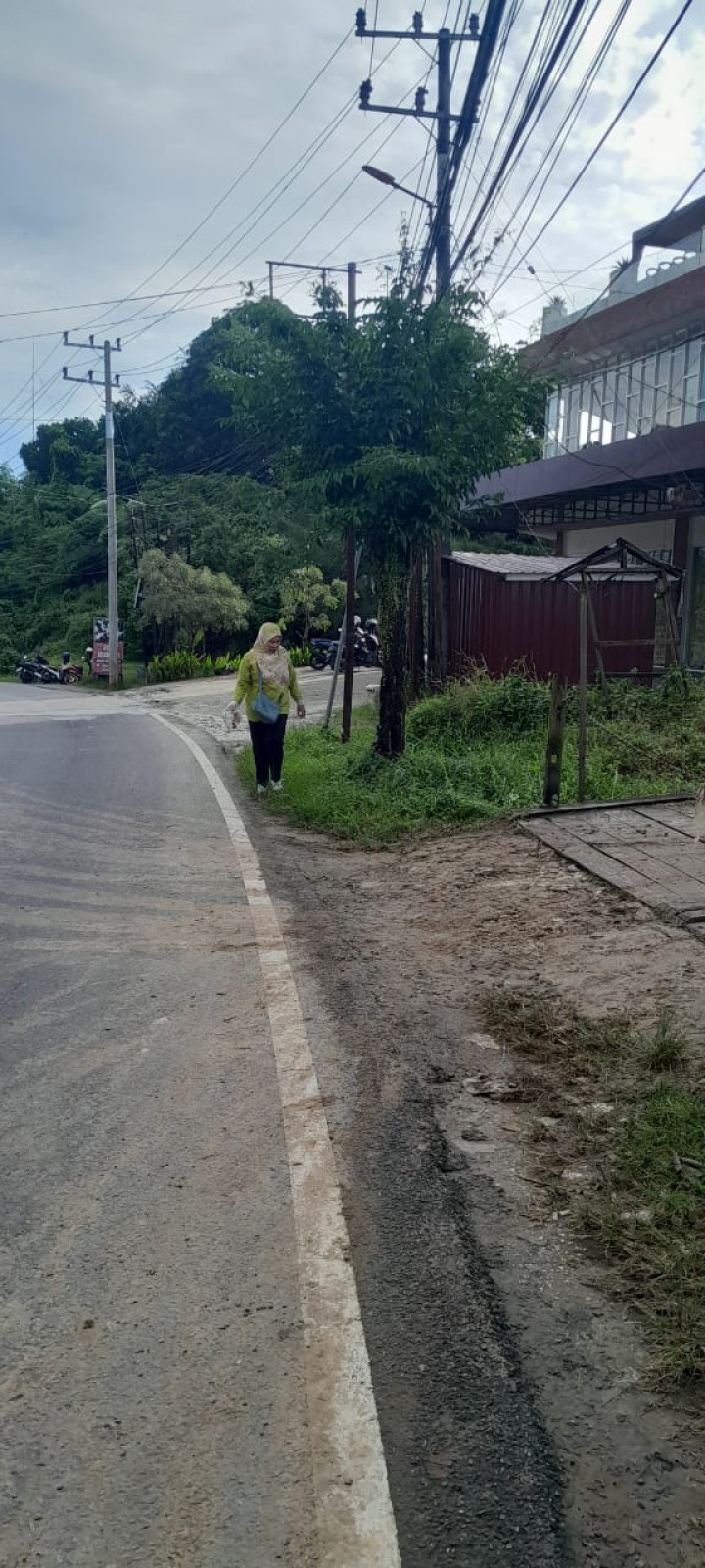 Minggu, 16 November 2025, Kelurahan Karang Anyar mengikuti dan melaksanakan kegiatan kerja bakti se Kecamatan Sungai Kunjang  di sepanjang Jalan Banggeris dan Jalan MT. Haryono