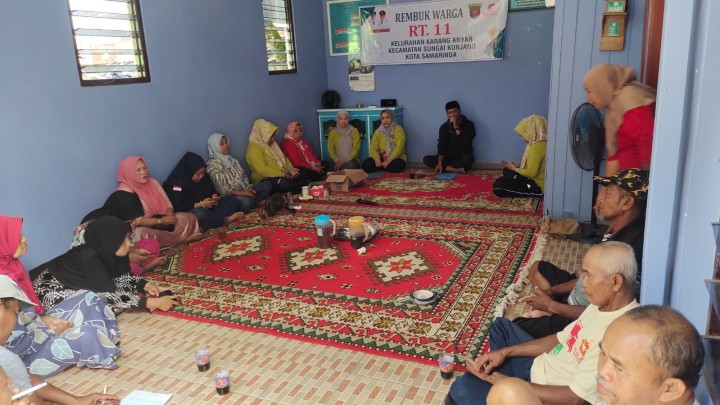 Minggu, 16 November 2025, Kelurahan Karang Anyar menghadiri sekaligus mendampingi Ketua RT.011 Karang Anyar dan warganya dalam kegiatan Rembuk Warga