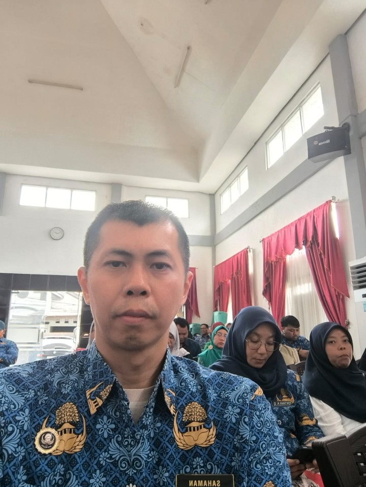Senin, 17 November 2025, Kelurahan Karang Anyar menghadiri kegiatan Sosialisasi Pencegahan dan Pengendalian TBC mendukung Kota Sehat Samarinda di Aula Kantor Kecamatan Samarinda Ulu, Jalan Juanda.