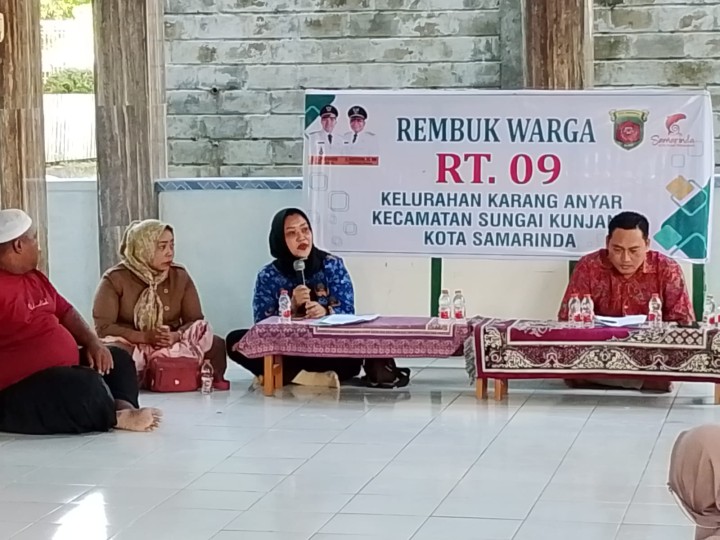 Senin, 17 November 2025, Kelurahan Karang Anyar menghadiri sekaligus mendampingi Ketua RT.009 Karang Anyar dan warganya dalam kegiatan Rembuk Warga