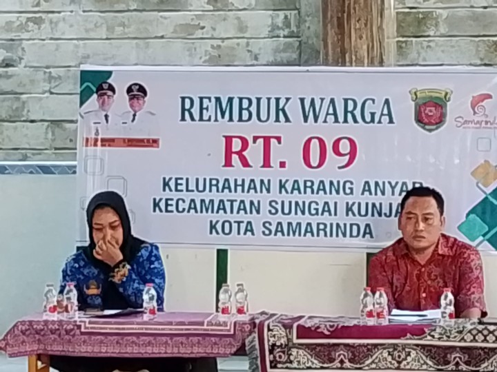 Senin, 17 November 2025, Kelurahan Karang Anyar menghadiri sekaligus mendampingi Ketua RT.009 Karang Anyar dan warganya dalam kegiatan Rembuk Warga