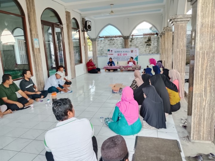 Senin, 17 November 2025, Kelurahan Karang Anyar menghadiri sekaligus mendampingi Ketua RT.009 Karang Anyar dan warganya dalam kegiatan Rembuk Warga