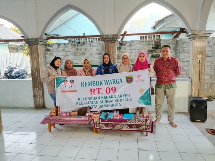 Senin, 17 November 2025, Kelurahan Karang Anyar menghadiri sekaligus mendampingi Ketua RT.009 Karang Anyar dan warganya dalam kegiatan Rembuk Warga