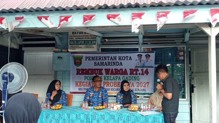 Senin, 17 November 2025, Kelurahan Karang Anyar menghadiri sekaligus mendampingi Ketua RT.014 Karang Anyar dan warganya dalam kegiatan Rembuk Warga