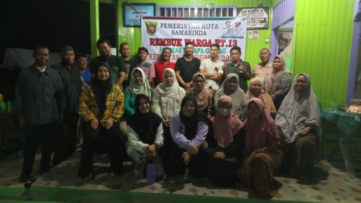 Senin, 17 November 2025, Kelurahan Karang Anyar menghadiri sekaligus mendampingi Ketua RT.013 Karang Anyar dan warganya dalam kegiatan Rembuk warga