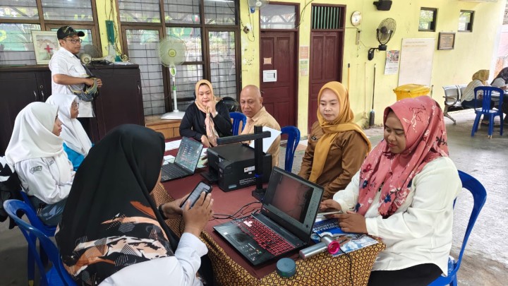 Selasa, 18 November 2025, Kelurahan Karang Anyar melaksanakan pelatihan Pengarsipan Digitalisasi Keluarga dari Dinas Perpustakaan dan Kearsipan Kota Samarinda.