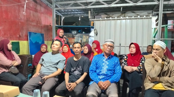 Selasa, 18 November 2025, Kelurahan Karang Anyar menghadiri sekaligus mendampingi Ketua RT.030 Karang Anyar dan warganya dalam kegiatan Rembuk warga