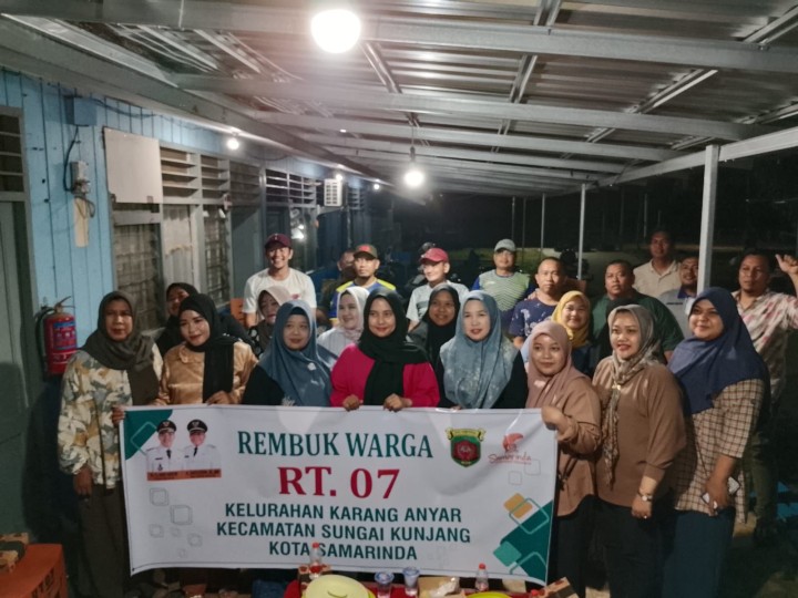 Selasa, 18 November 2025, Kelurahan Karang Anyar menghadiri sekaligus mendampingi Ketua RT.007 Karang Anyar dan warganya dalam kegiatan Rembuk warga