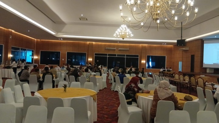 Kamis, 20 November 2025, Kelurahan Karang Anyar Menghadiri Sidang Komisi Irigasi Kota Samarinda  "Dampak Alih Fungsi Lahan Terhadap Irigasi dan Ketahan Pangan" di Ballroom Puri  Senyiur