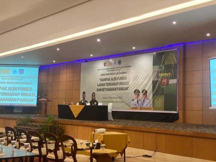 Kamis, 20 November 2025, Kelurahan Karang Anyar Menghadiri Sidang Komisi Irigasi Kota Samarinda  "Dampak Alih Fungsi Lahan Terhadap Irigasi dan Ketahan Pangan" di Ballroom Puri  Senyiur