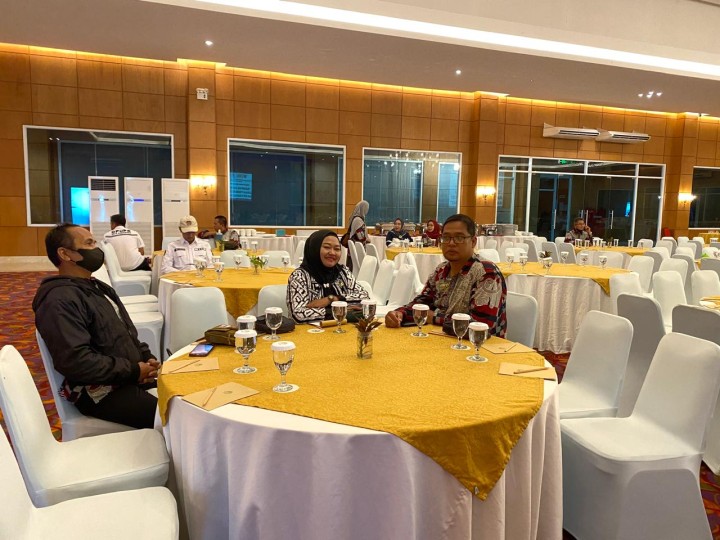 Kamis, 20 November 2025, Kelurahan Karang Anyar Menghadiri Sidang Komisi Irigasi Kota Samarinda  "Dampak Alih Fungsi Lahan Terhadap Irigasi dan Ketahan Pangan" di Ballroom Puri  Senyiur